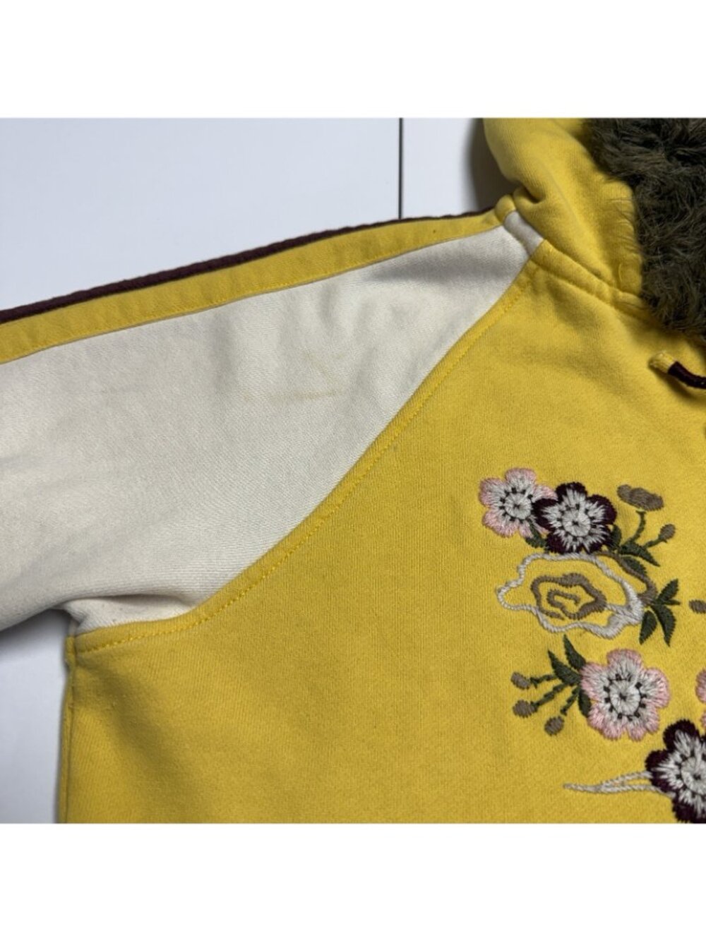 Vintage Lucky Brand Womens Hoodie Japan Embroidered Souvenir Faux Fur Y2K RARE - Picture 4 of 14